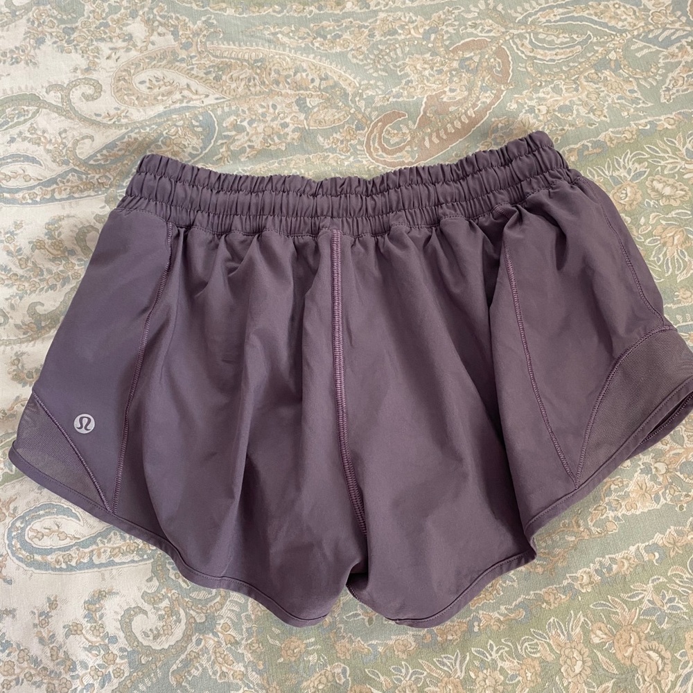 Lululemon hotty hot ll shorts